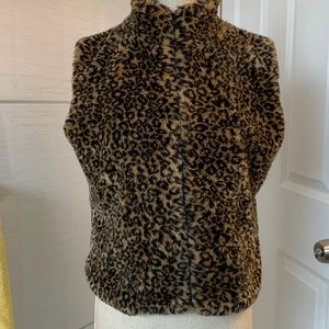 Size S. Faux Fur Vest, Adorable, Like New. Leopard pattern, fully lined